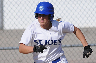 Softball Improves to 15-3 in Conference Play