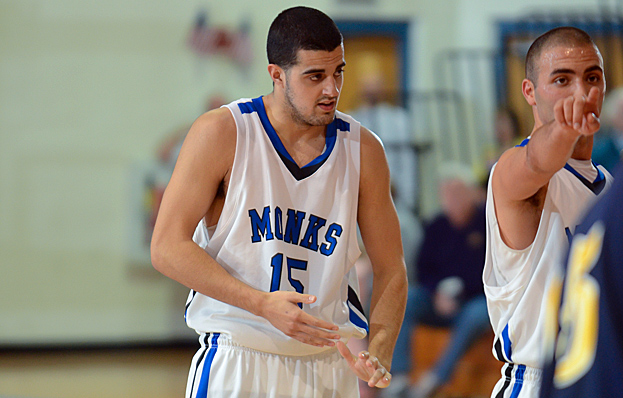 Men's Basketball Edged by Becker College, 72-69