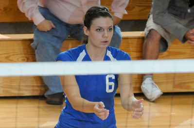Volleyball Starts Season with Pair of Tourney Wins