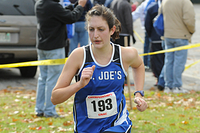Women's Cross Country Places Fifth in UNE Invite